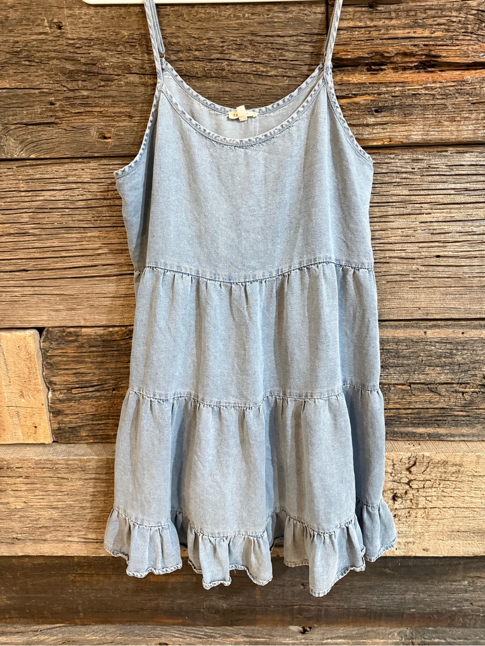En Creme Light Blue Tiered Spaghetti-Strap Tunic